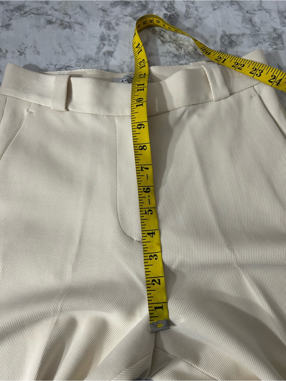 Stockholm Atelier & Other Stories Cream Wide-Leg Dress Pants
58 - Picture 4 of 9